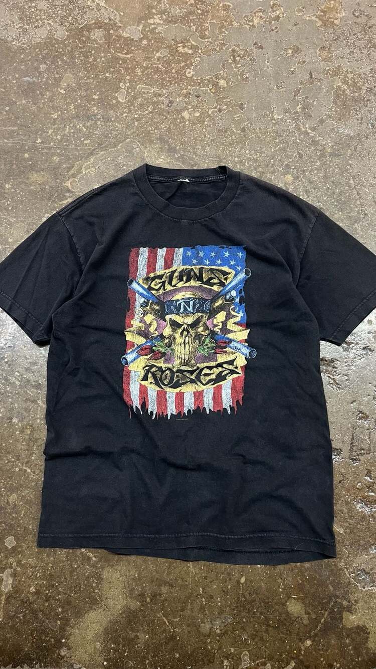 GUNS N ROSES Use Your Illusion World Tour 2005 Reprint T Shirt
